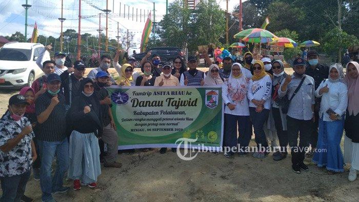 Rombongan Asita Riau mengunjungi Danau Tajwid belum lama ini.