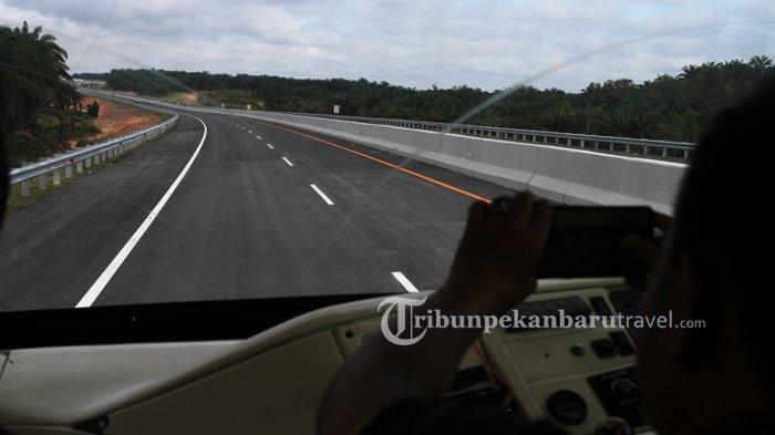 Suasana Tol Pekanbaru-Dumai sebelum diresmikan beberapa waktu lalu