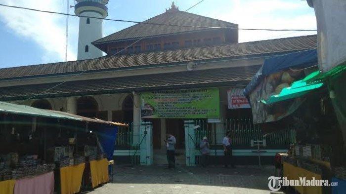 Masjid Sunan Ampel di Jalan Petukangan I, Kecamatan Semampir, Kota Surabaya, Kamis Sore 23 April 2020