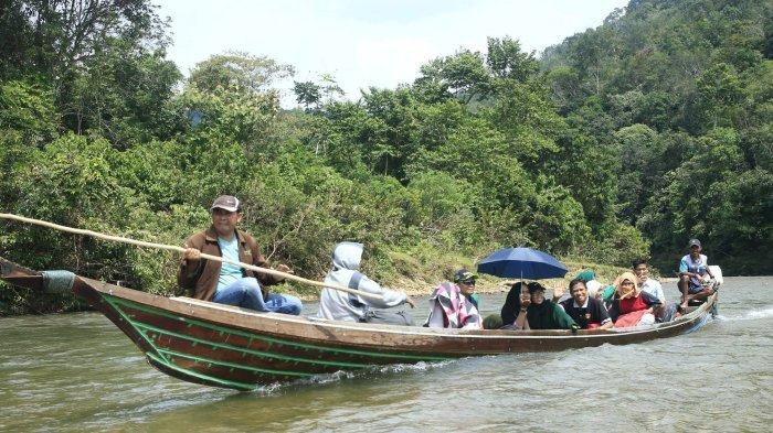 Menyusuri Sungai Subayang menuju Desa Aur Kuning Kabupaten Kampar