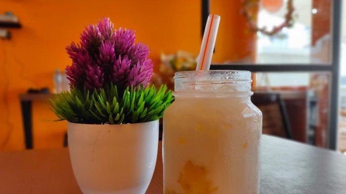 Minuman segar di Mama Muda Corner, Banana Latte.