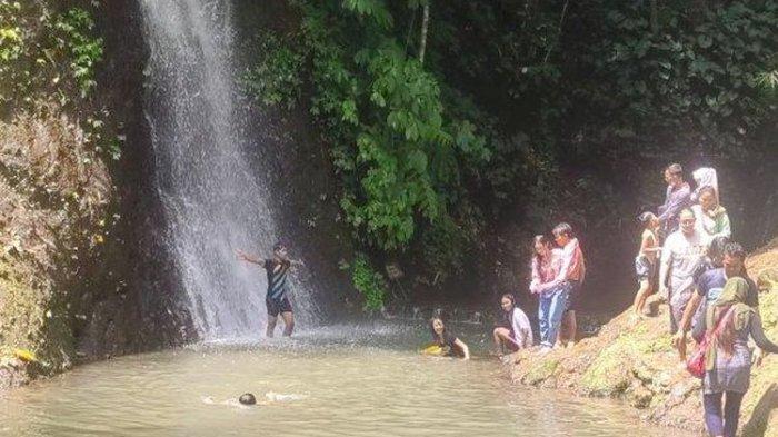Curug Cipeuteuy.