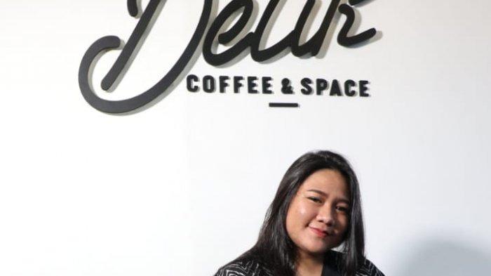 Ezzy Yuanita owner 'Detik Coffee & Space' di jalan Putri Candramidi no 32, Kota Pontianak, Kalbar.