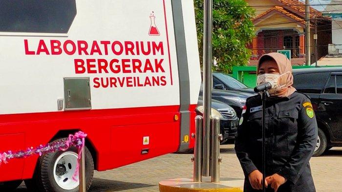 Kepala Dinas Kesehatan Provinsi Sumsel, Lesty Nurainy saat meresmikan mobil lab, Selasa (9/2/2021)