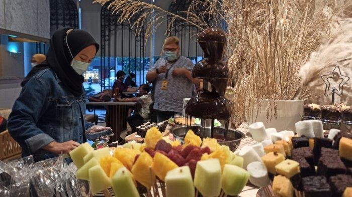 Suasana berbuka di The Alts Hotel Palembang.