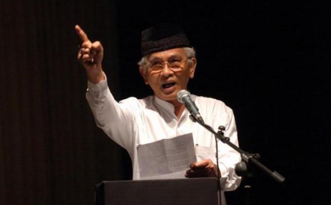 KH Mustofa Bisri atau Gus Mus