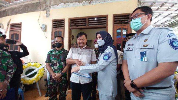 Direktur Operasional Jasa Raharja Dewi Aryani Suzana saat ditemui di Komplek TNI AL Blok C 18 No. 1, Desa Sukamanah, Jonggol, Kabupaten Bogor, Selasa (19/7/2022).