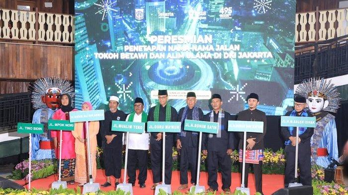 Gubernur DKI Jakarta, Anies Baswedan meresmikan pengabadian nama-nama tokoh Betawi pada ruang publik di Perkampungan Budaya Betawi Setu Babakan, Jakarta Selatan. (Dok. Pemprov DKI Jakarta)