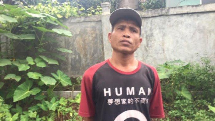 Asep menceritakan saat menemukan bayi di semak-semak