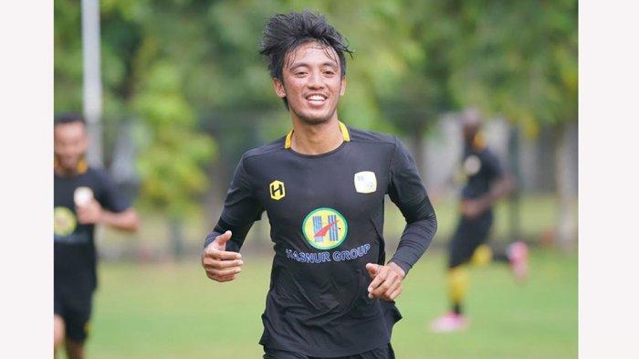 Bayu Pradana yang baru bergabung tahun 2019 diperpanjang lagi kontraknya hingga 2023 oleh manajemen PS Barito Putera