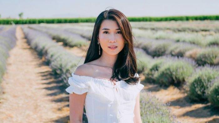 Aksi panggung Christie bersama Ariel, vokalis NOAH, di SCTV Awards 2020 begitu memukau, sampai membuat warganet baper. Kini Christie berharap bisa duet dengan Melly Goeslaw.