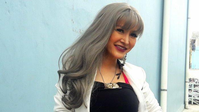 Alasan Bintang Film Cynthiara Alona Lakukan Operasi Plastik Perbesar Payudara - Warta Kota