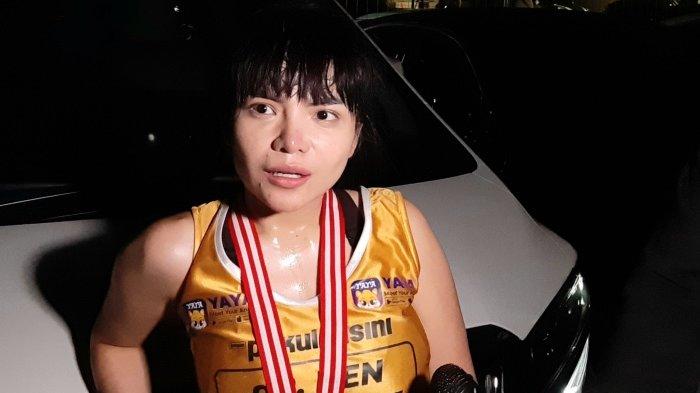 Dinar Candy mengakui kemenangan Nikita Mirzani di pertandingan Holywings Sport Show (HSS) Boxing 2 di Holywings Gatsu Club V, Jakarta Selatan, Minggu (12/6/2022) malam.