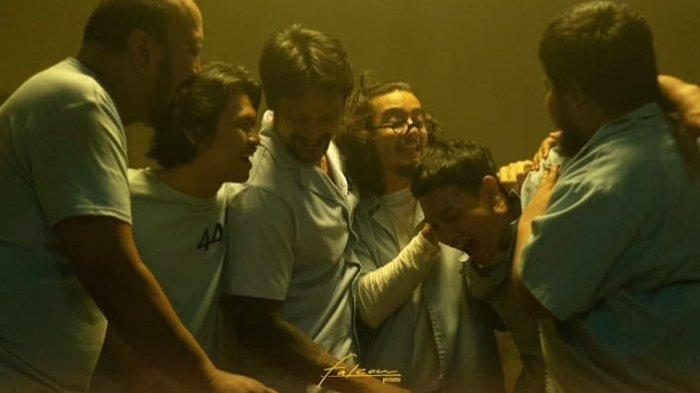 Sejak pertama kali ditayangkan di seluruh bioskop Indonesia, Kamis (8/9/2022), film Miracle in Cell No 7 garapan sutradara Hanung Bramantyo dan rumah produksi Falcon Pictures itu terus menambah jumlah penonton. Sampai Senin (12/9/2022), film Miracle in Cell No 7 telah ditonton lebih dari 1.150.000 orang di bioskop.