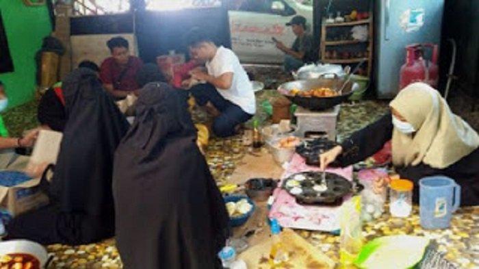 Front Persaudaraan Islam melalui Hilmi Kalimantan Selatan mendirikan posko dapur umum