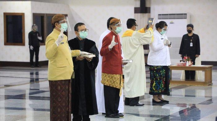 Gubernur Jawa Tengah Ganjar Pranowo melantik 840 pejabat fungsional Pemprov Jateng di Gedung Gradhika Bhakti Praja, Kamis (11/2/2021).