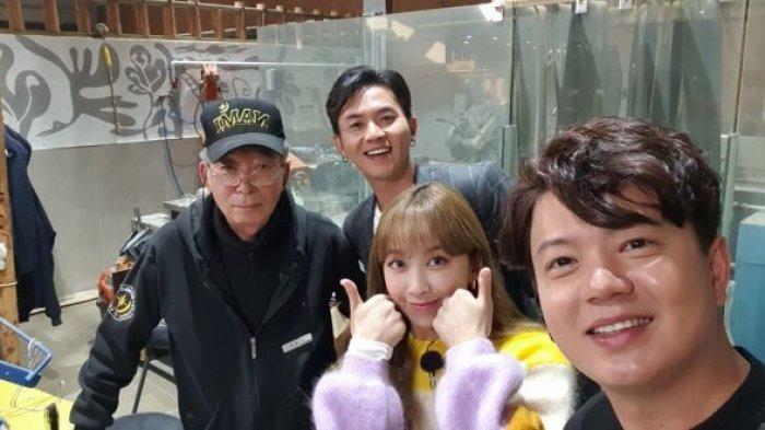 Rafael Tan dan Kevin Hermanto bersama Dita Karang, personel K-Pop Secret Number, di reality show Good Friends tayangan NET. NET bekerjasama dengan SBS TV Korea Selatan menghadirkan program reality show perjalanan ke Korea Selatan berjudul Good Friends mulai Minggu (15/11/2020) pukul 09.00 WIB. Episode berikutnya tayang setiap hari Minggu di waktu yang sama.
