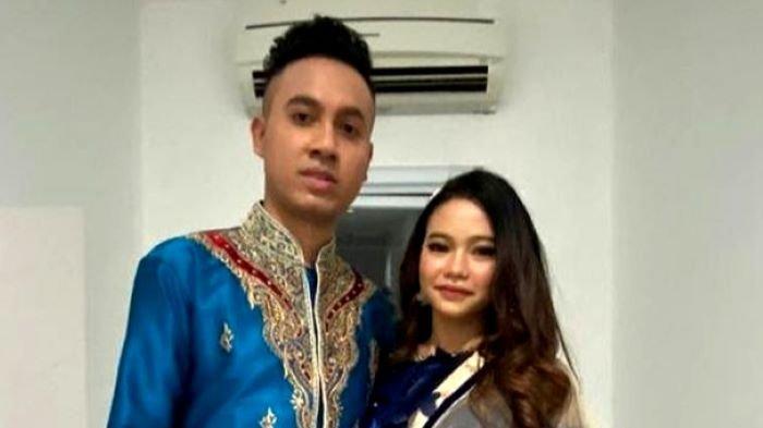 Gunawan LIDA dan Rara LIDA memamerkan kemesraan mereka di media sosial. Ajang pencarian bakat Liga Dangdut Indonesia (LIDA) mendekatkan Rara LIDA dan Gunawan LIDA. Benarkah mereka pacaran?
