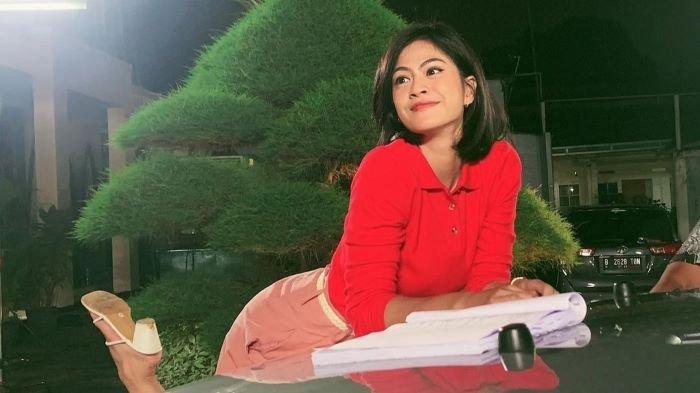 Hana Saraswati menghabiskan waktu di lokasi syuting sinetron Buku Harian Seorang Istri sejak Desember 2020. Di sinetron itu Hana Saraswati memainkan peran pelakor bernama Alya.