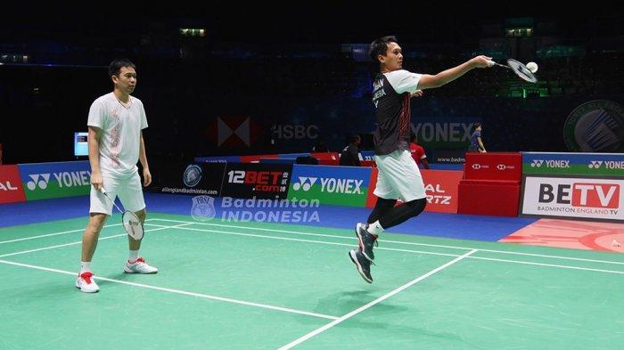 Pasangan ganda putra Mohammad Ahsan/Hendra Setiawan mengalahkan wakil Inggris Ben Lane/Sean Vendy rubber game 21-18 19-21 21-19 di babak pertama All England 2021