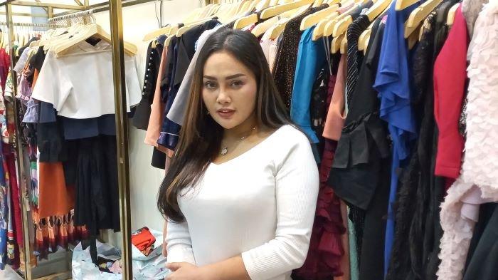 Pedangdut Intan Ratna Juwita berbincang bersama Wartakotalive.com, Selasa (6/7/2021) malam. Intan Ratna cerai dari Maell Lee sejak ditinggalkan di akhir tahun 2020.