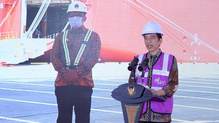 Presiden Joko Widodo meluncurkan awal (soft launching) sekaligus meresmikan pengoperasian perdana Pelabuhan Internasional Patimban, Subang, Jawa Barat, pada Minggu (20/12/2020), dari Istana Kepresidenan Bogor, Jawa Barat.