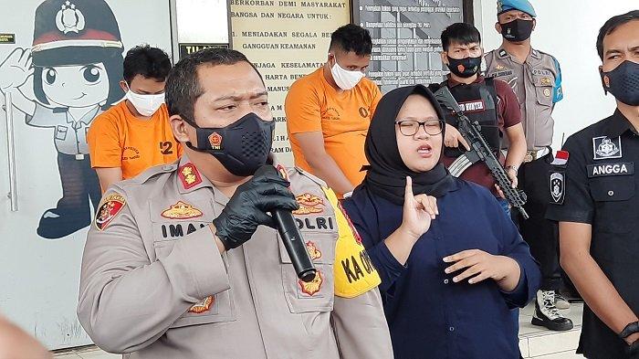 Kapolres Tangsel, AKBP Iman Imanuddin merilis kasus curanmor di Mapolres Tangsel, pada Selasa (26/1/2021).