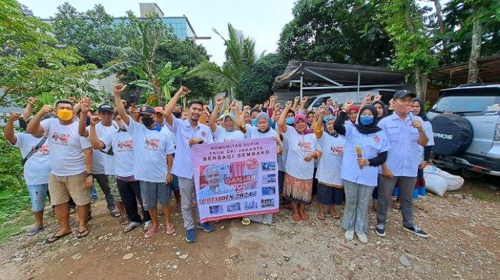 Komunitas sopir truk menggelar kegiatan sosialisasi untuk mendukung Ganjar Pranowo sebagai calon presiden 2024 di Tangerang Selatan