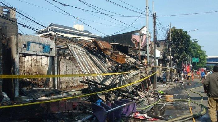 Kondisi rumah warga pada Senin (25/4/2022) sekira pukul 09.00 WIB, setelah kejadian kebakaran di Pasar Gembrong Jakarta Timur, Minggu (24/4/2022).