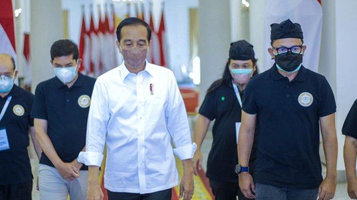 Presiden Joko Widodo bersama para peserta Kongres V Jaringan Kota Pusaka Indonesia (JKPI) di Istana Bogor, Sabtu (4/12/2021).