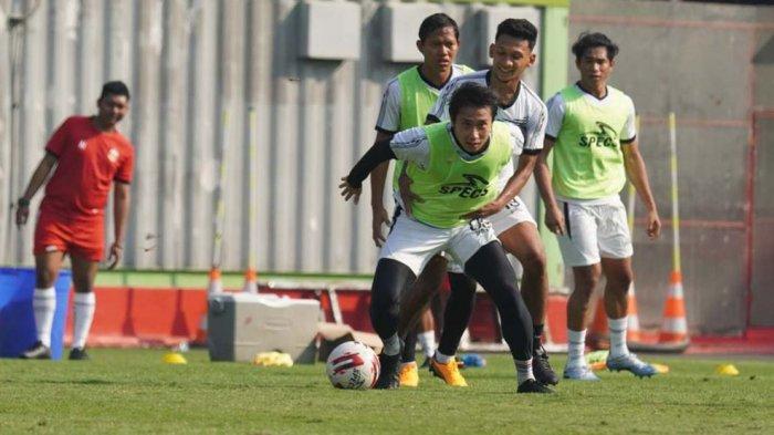 Para pemain Bhayangkara FC tetap rutin belatih jelang Liga 1 bergulir awal November ini kalau ijin dari Polri keluar