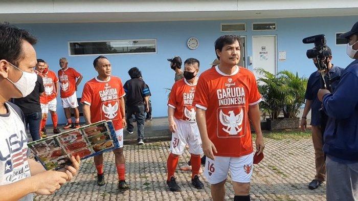 Legenda pesepak bola Indonesia, Ricky Yacobi saat menghadiri acara reuni para pemain Timnas dari era 1970 - 2000 an di Lapangan Aldiron, Pancoran, Jakarta, Sabtu (11/7/2020).