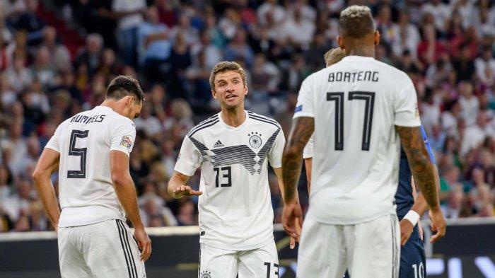 Mats Hummels, Thomas Mueller dan Jerome Boateng. Jasa para pemain senior ini dianggap masih dibutuhkan oleh tim nasional Jerman. Mereka bisa jadi pemimpin skuad Die Mannschaft saat ini, yang sebagian besar masih muda.
