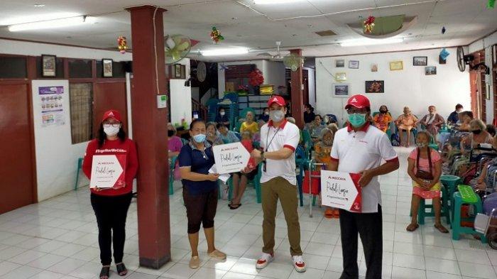Meccaya mengadakan program Corporate Social Responsibility (CSR) bertema #PeduliLansia.