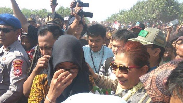 Susi Pudjiastuti dielu-elukan oleh pendukungnya.