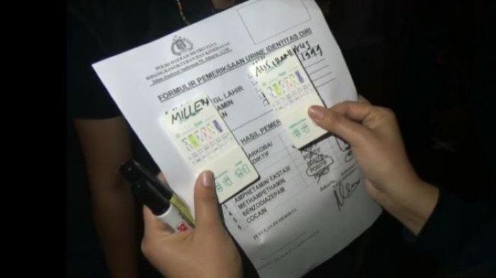 Hasil pemeriksaan Millen Cyrus saat diamankan Direktorat Reserse Narkoba Polda Metro Jaya ketika nongkrong di kafe di Jakarta Selatan, Sabtu (27/2/2021) malam. Urin Millen Cyrus dinyatakan positif benzodiazepam.