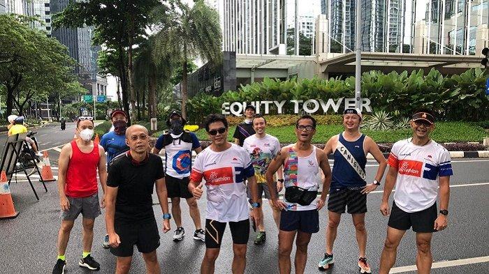 Para Canirunners, pelari alumni Kolese Kanisius Jakarta, usai mengikuti event lari untuk menggalang dana bagi Caritas Christmas, Minggu (6/12/2020).