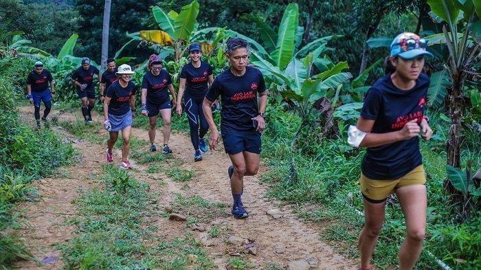 Sejumlah pelari trail menyusuri trek dalam sebuah event lintas alam. Dalam raker Asosiasi Lari Trail Indonesia (ALTI) dibahas mengenai target cabang olahraga lari trail bisa dipertandingkan dalam eksibisi Pekan Olahraga Nasional (PON) di Aceh dan Sumatera Utara pada 2024 mendatang.