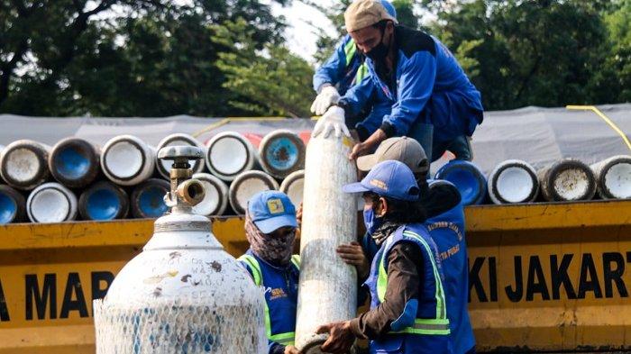 Pemprov DKI Jakarta menyediakan posko Oxygen Rescue di Monas, Jakarta Pusat. Rumah sakit umum daerah dan rumah sakit swasta dapat mengisi ulang tabung oksigen di Monas.
