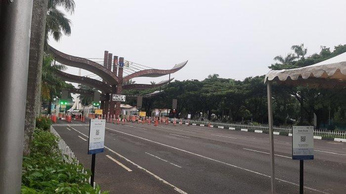 Kawasan rekreasi Taman Mini Indonesia Indah (TMII), Cipayung, Jakarta Timur, kembali dibuka untuk masyarakat yang ingin menikmati libur Lebaran 2022.