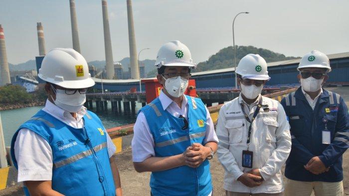 Direktur Utama PLN, Zulkifli Zaini saat mengunjungi PLTU Suralaya, Banten.