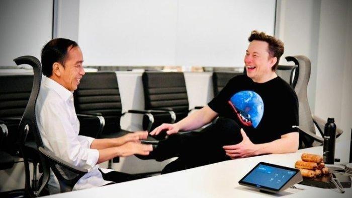 Presiden Joko Widodo bertemu dan berdiskusi dengan Elon Musk di Gedung Stargate Space X, Boca Chica, Amerika Serikat, Sabtu (14/5/2022).