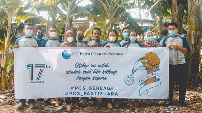 PT. Putra Chandra Sentosa, Berbagi PT Putra Chandra Sentosa kembali melakukan aksi berbagi dalam rangka merayakan ulang tahun yang ke-17 di Kampung Apung Kapuk Muara, Kelurahan Kapuk, Cengkareng Jakarta Barat, Kamis (11/11/2021) lalu.