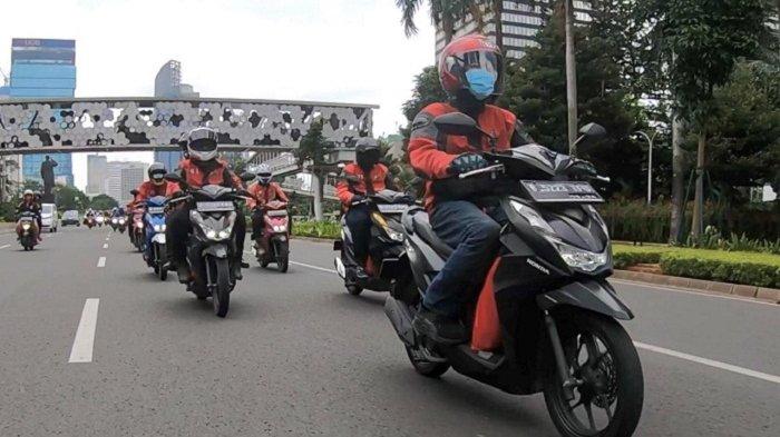Main Dealer sepeda motor Honda Jakarta Tangerang, PT Wahana Makmur Sejati (WMS), mengajak komunitas BeAT -Honda BeAT Club (HBC)- melakukan aksi sosial di Desa Sukamakmur, Bogor, Rabu (6/1/2021), dengan sebelumnya melakukan turing pendek dari Jakarta ke Bogor.