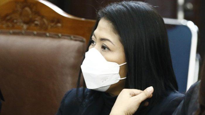 Terdakwa kasus dugaan pembunuhan berencana terhadap Brigadir Nofriansyah Yosua Hutabarat atau Brigadir J, Putri Candrawathi saat menjalani sidang lanjutan di Pengadilan Negeri Jakarta Selatan, Jakarta, Selasa (29/11/2022). Sidang tersebut beragendakan mendengarkan keterangan sembilan saksi fakta dan satu saksi ahli yang dihadirkan oleh Jaksa Penuntut Umum (JPU).