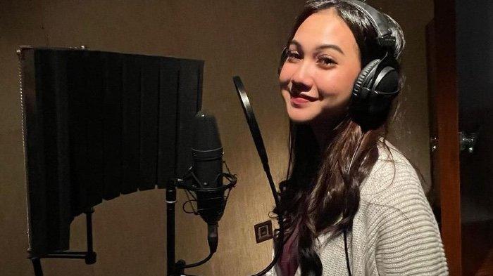 Penyanyi Raissa Ramadhani meluncurkan single Berpisah Lebih Indah di bawah naungan label Sony Music Entertainment Indonesia, Senin (29/8/2022).