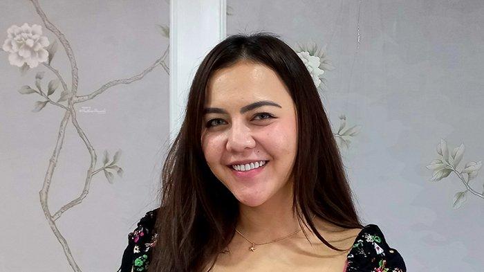 Ratu Rizky Nabila berbincang bersama Wartakotalive.com di kawasan Kebayoran Lama, Jakarta Selatan, Minggu (16/1/2022) petang.