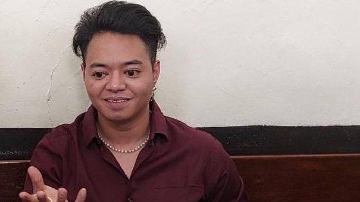 Musisi Reza Arap di Pengadilan Negeri Jakarta Utara, Jumat (25/11/2022). Reza Arap sepakat bercerai dari Wendy Walters setelah upaya perdamaiannya (mediasi) tidak terwujud.