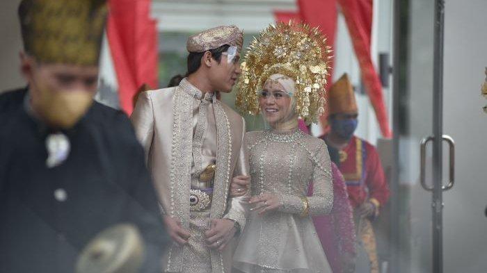 Rizky Billar dan Lesti Kejora menutup Cinta Abadi Leslar dengan menggelar pesta pernikahan di Hajatan Sukses Leslar yang disiarkan ANTV sepanjang Minggu (5/9/2021). Rizky Billar dan Lesti Kejora menikah pada 19 Agustus 2021.