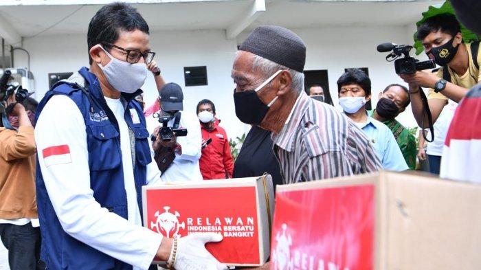 Sandiaga Uno mengunjungi Kelompok Tani Hidrofresh 2 Rusunawa Pengadegan, Jakarta Selatan pada Jumat (13/11/2020)